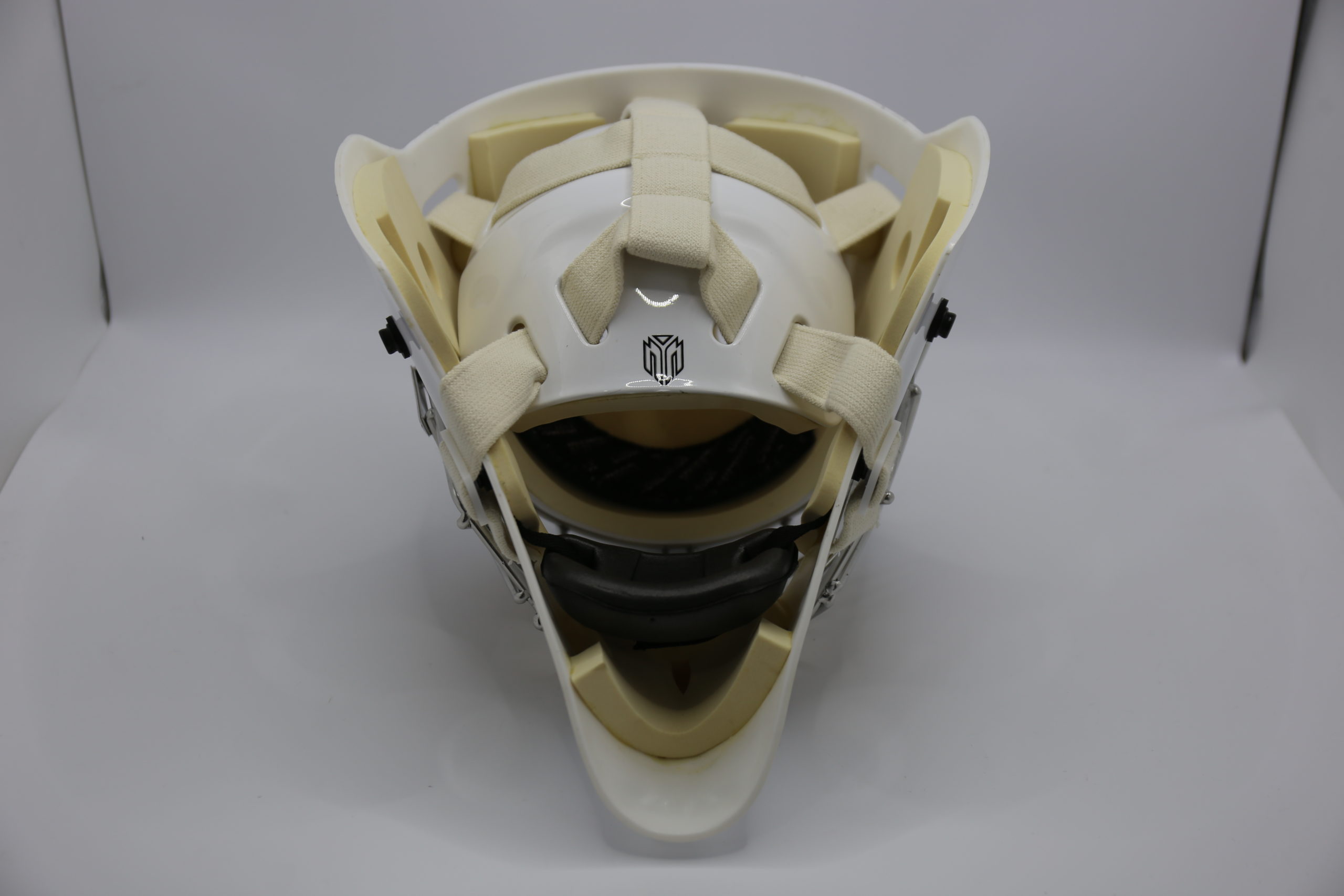 ШЛЕМ ВРАТАРСКИЙ MVPI GS-100 SR белый																			